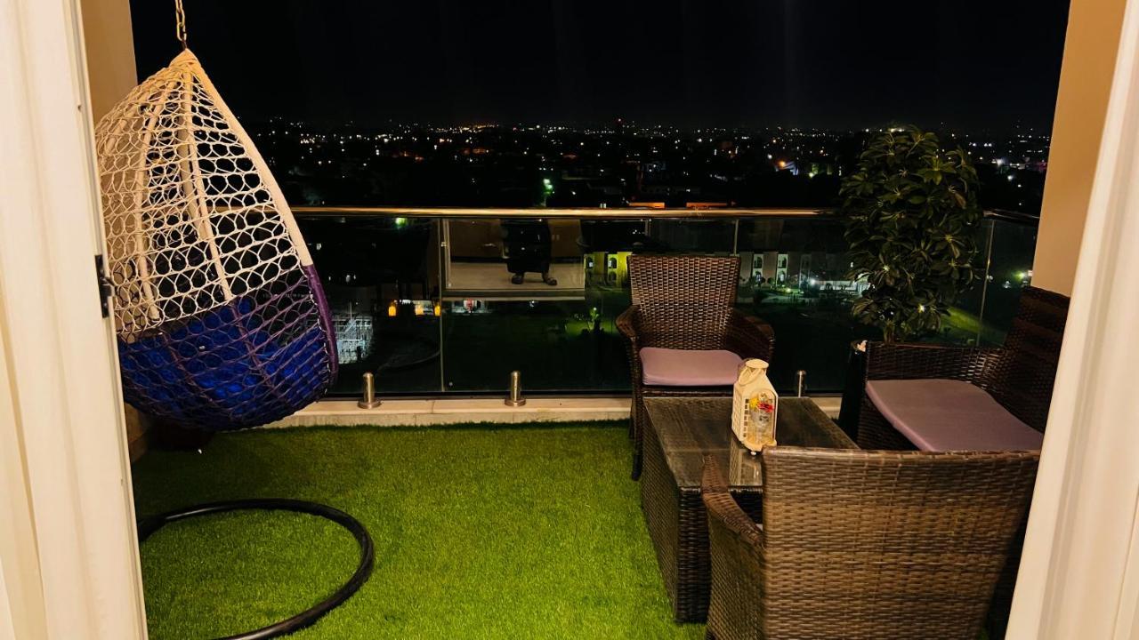 דירות איסלמאבד Sky Heights Luxury Apart Facing Centaurus מראה חיצוני תמונה