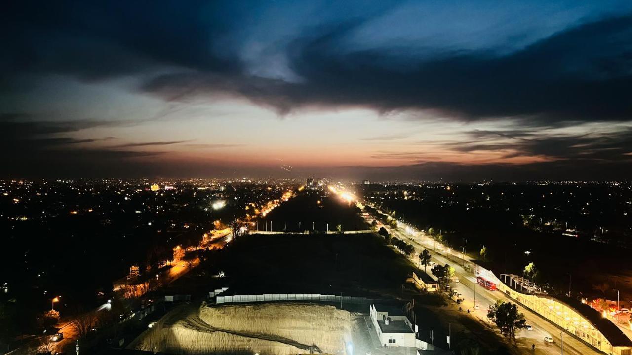 דירות איסלמאבד Sky Heights Luxury Apart Facing Centaurus מראה חיצוני תמונה